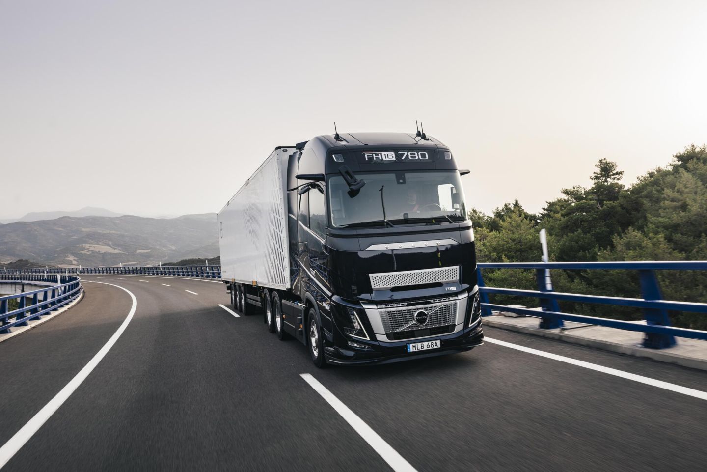 Volvo FH16 Tractor Head